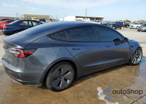2022 Tesla Model 3 Long Range Dual Motor All-Wheel Drive z USA, uszkodzony, nr VIN 5YJ3E1EB7NF341015